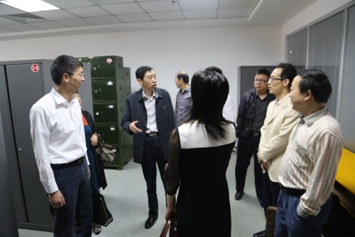 2014年5月14日上午，市人大常委會(huì)副主任顧放一行對(duì)集團(tuán)公司貫徹實(shí)施《檔案法》情況進(jìn)行執(zhí)法檢查。